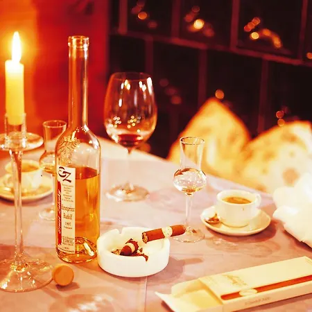 Konukevi Landgasthof Jagerwirt Volders