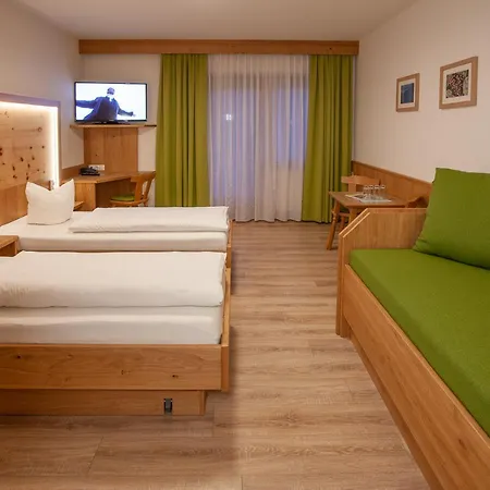 Konukevi Landgasthof Jagerwirt